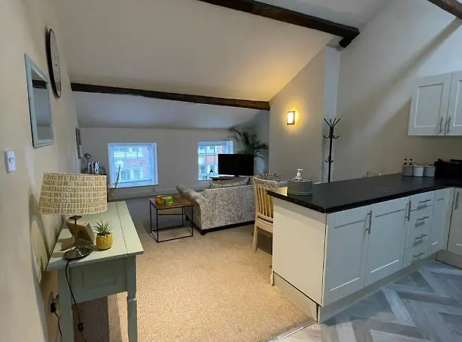 Flat 2 Chestergate